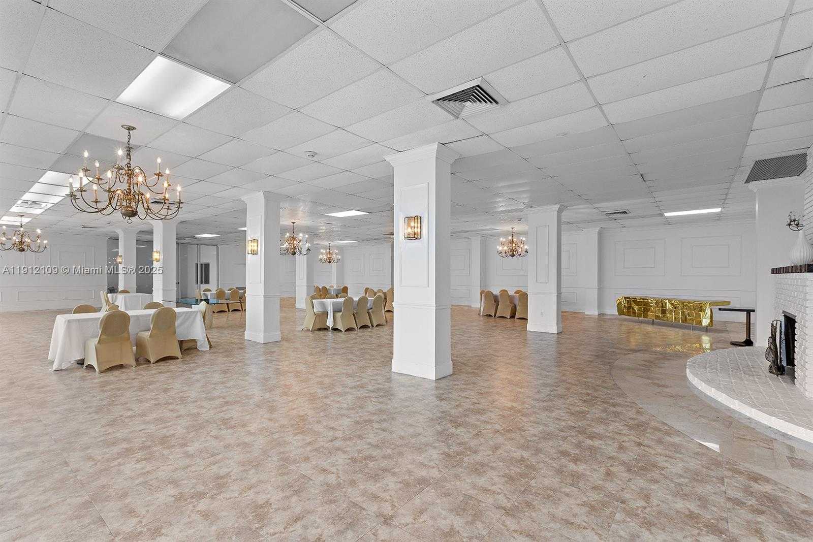 Small Image of 7135 COLLINS AVE #1425, Miami Beach Number 36