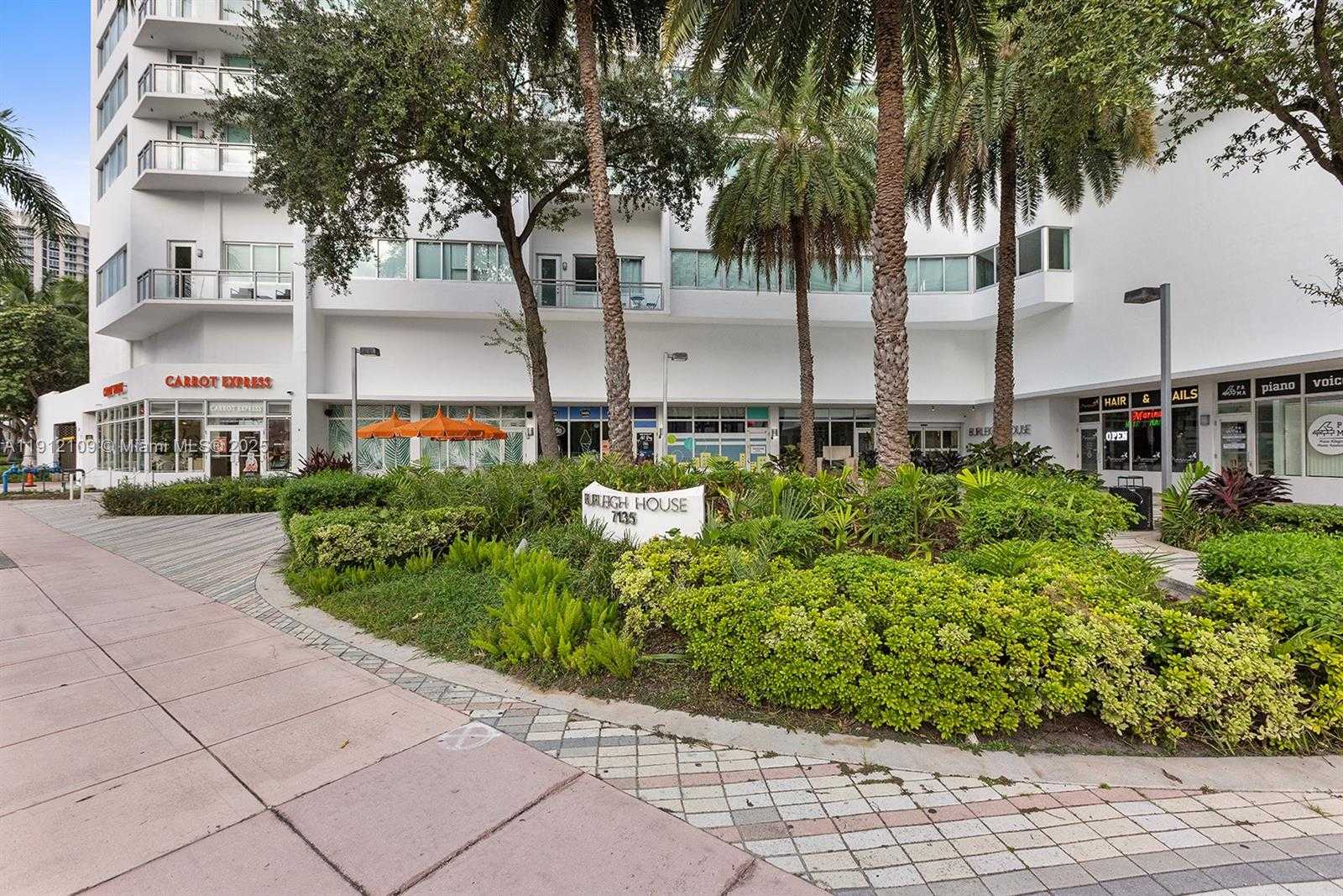 Small Image of 7135 COLLINS AVE #1425, Miami Beach Number 41