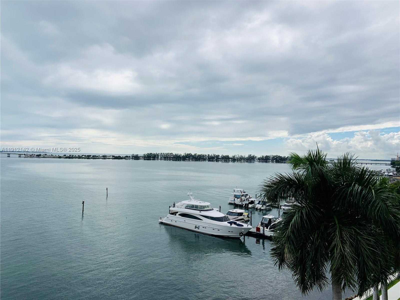 Small Image of 1541 BRICKELL AVE #C608, Miami Number 68