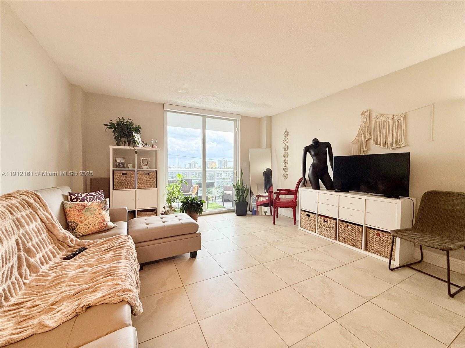 Small Image of 7928 WEST DR #503, North Bay Village Number 9