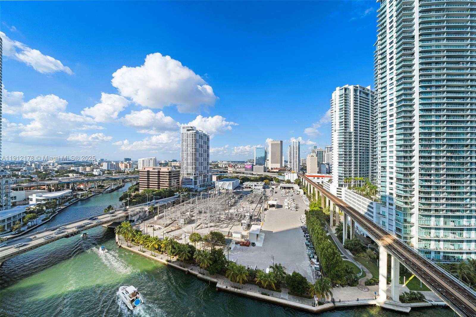 Small Image of 690 SOUTH WEST 1ST CT #2101, Miami Number 12