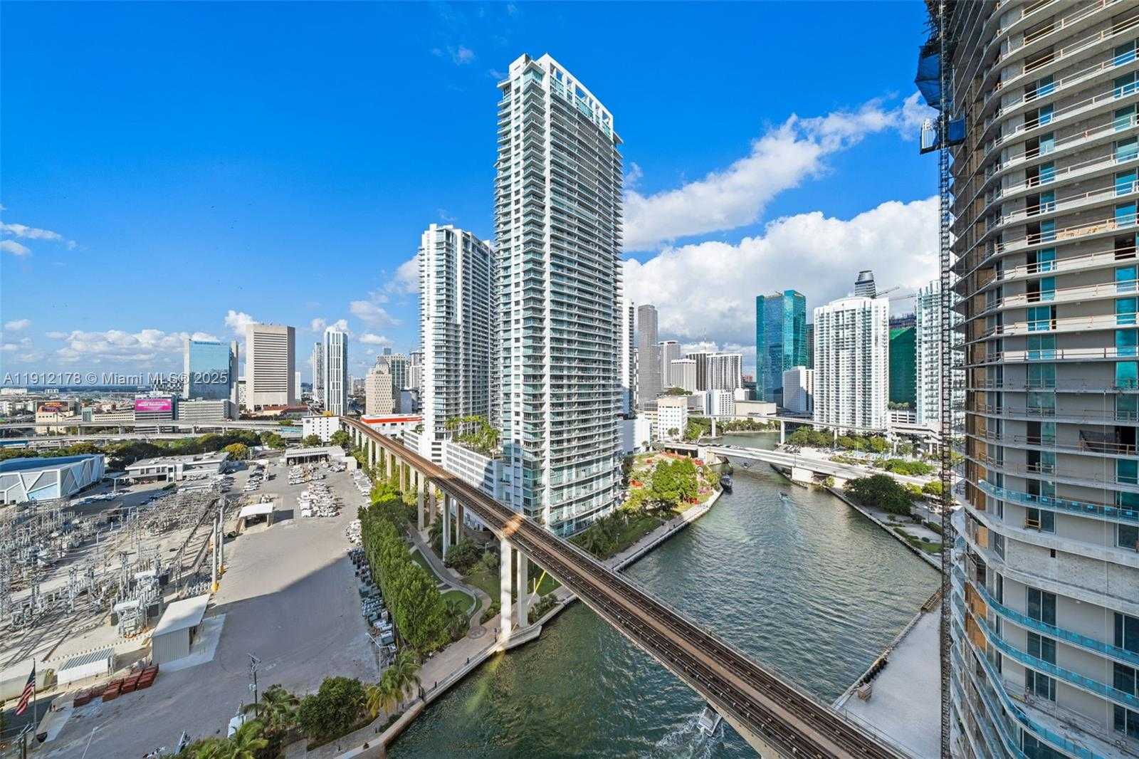 Small Image of 690 SOUTH WEST 1ST CT #2101, Miami Number 13