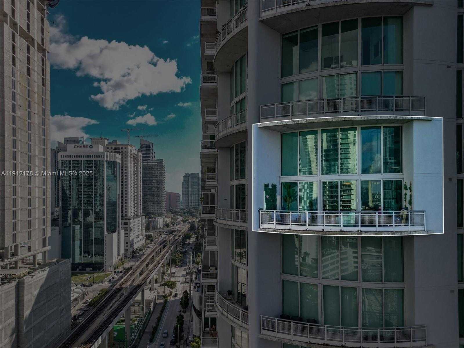 Small Image of 690 SOUTH WEST 1ST CT #2101, Miami Number 15