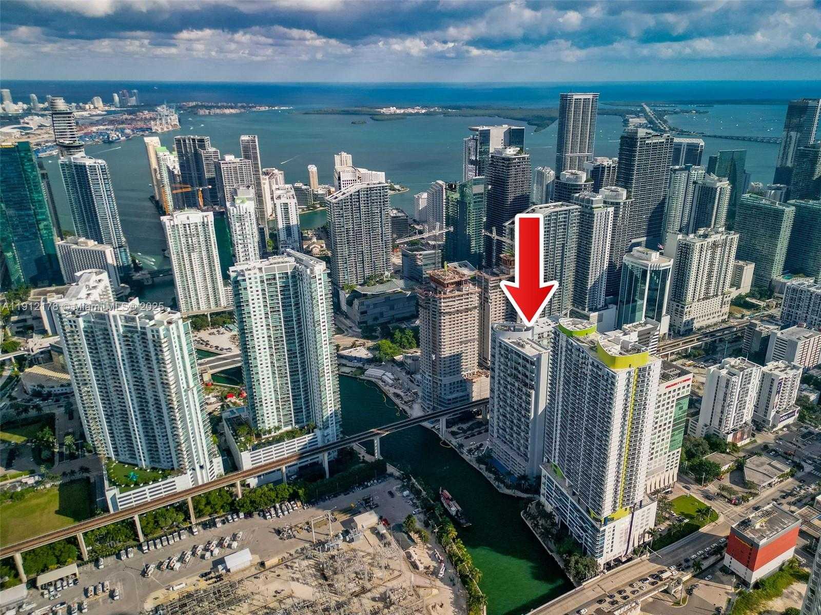 Small Image of 690 SOUTH WEST 1ST CT #2101, Miami Number 21