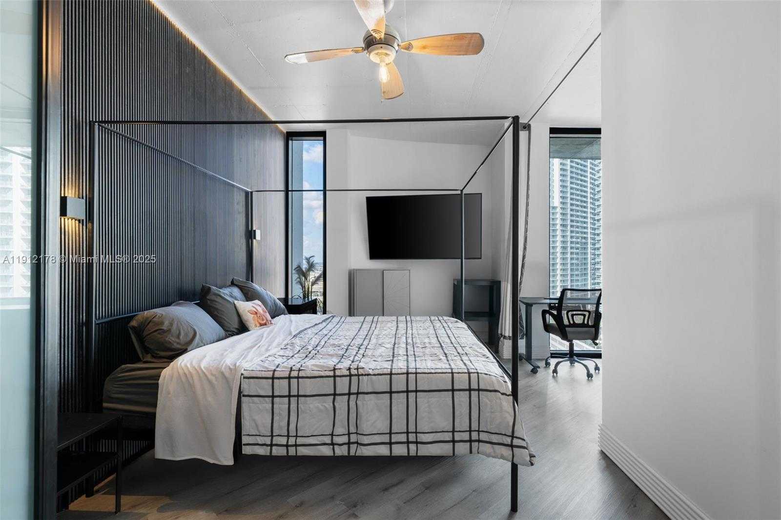 Small Image of 690 SOUTH WEST 1ST CT #2101, Miami Number 22