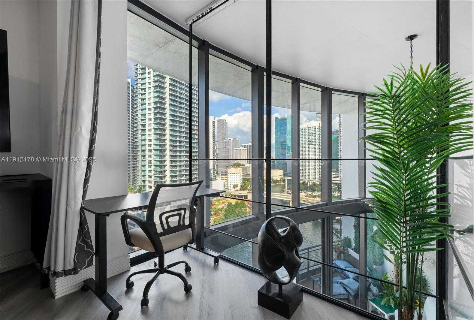 Small Image of 690 SOUTH WEST 1ST CT #2101, Miami Number 24