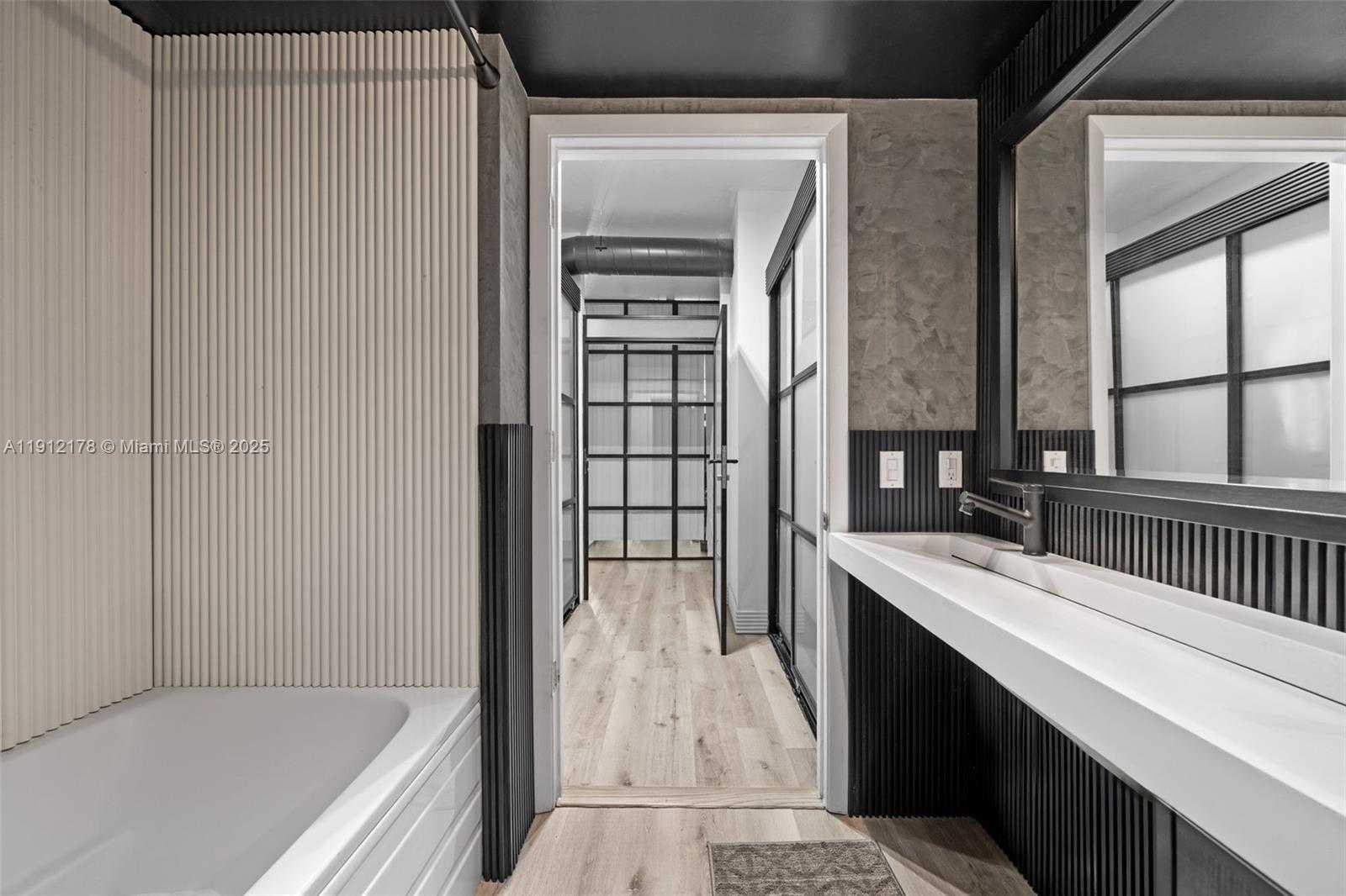 Small Image of 690 SOUTH WEST 1ST CT #2101, Miami Number 27