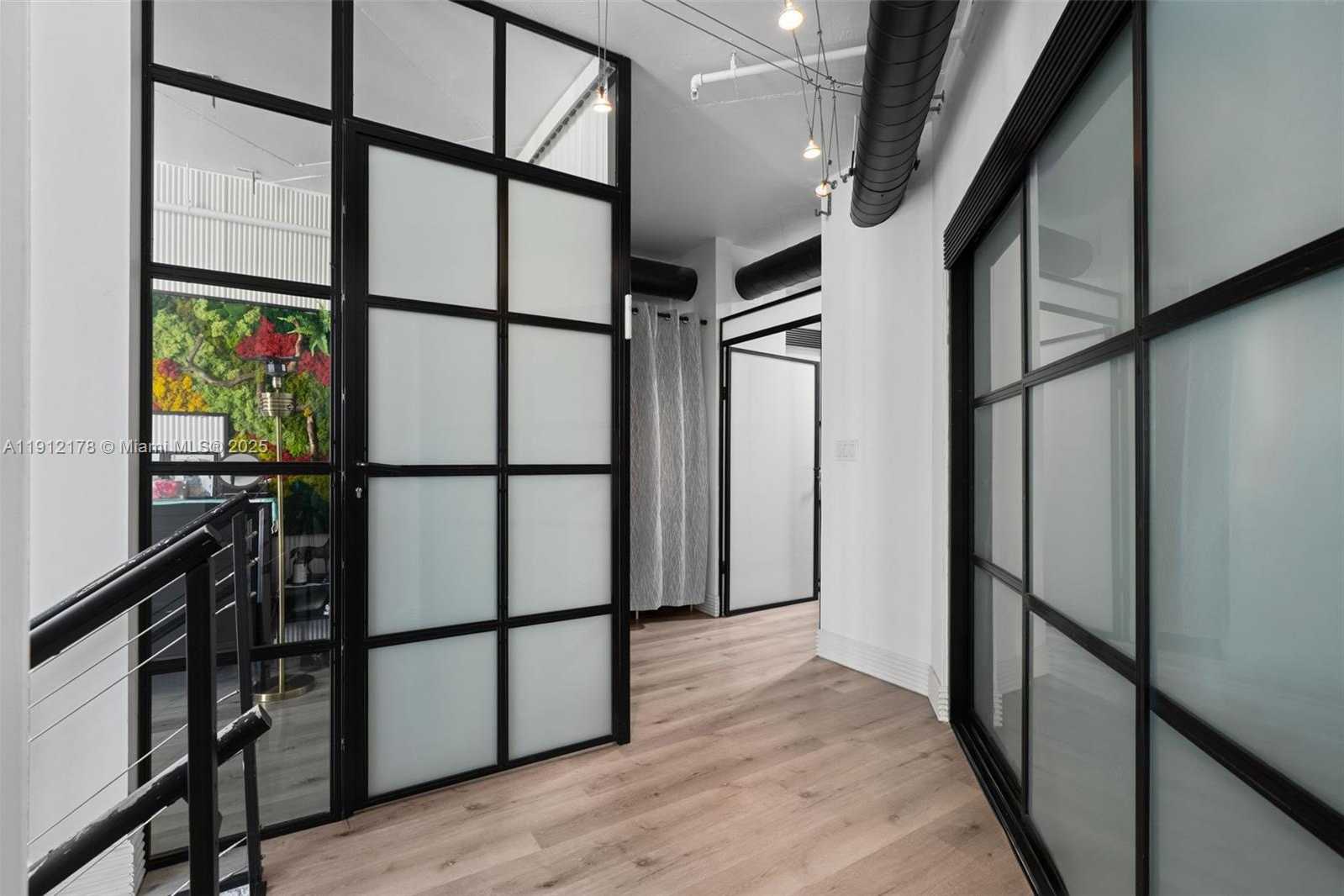 Small Image of 690 SOUTH WEST 1ST CT #2101, Miami Number 30