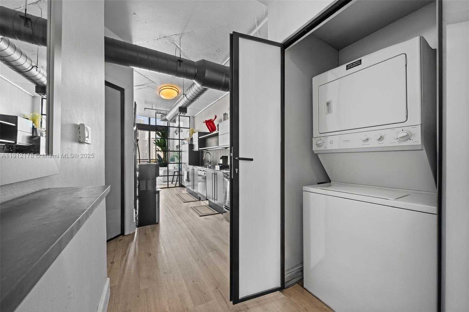 Small Image of 690 SOUTH WEST 1ST CT #2101, Miami Number 35