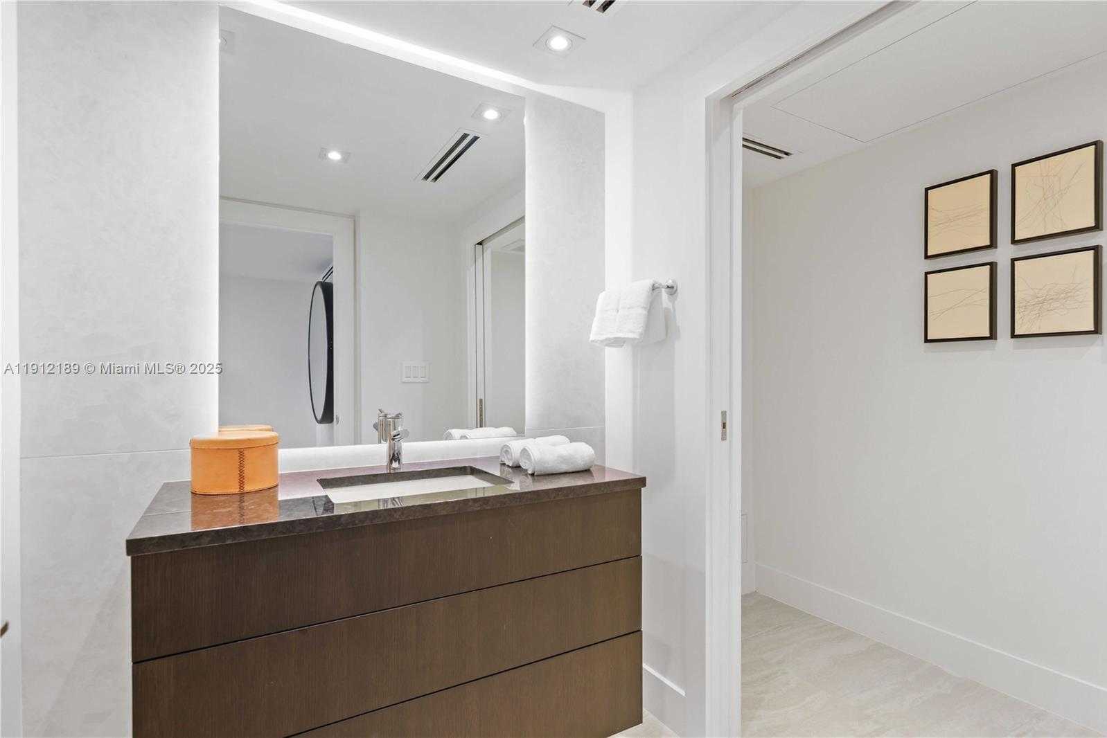 Small Image of 5500 COLLINS AVE #901 & 902, Miami Beach Number 19