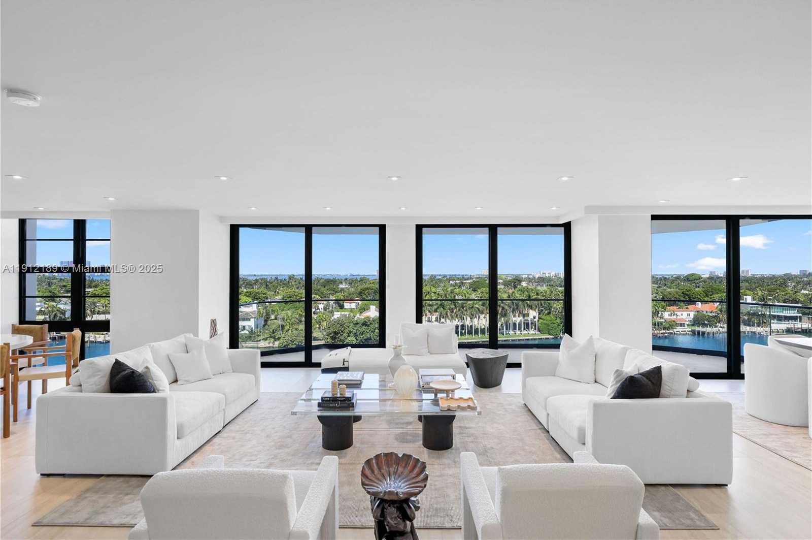 Small Image of 5500 COLLINS AVE #901 & 902, Miami Beach Number 2