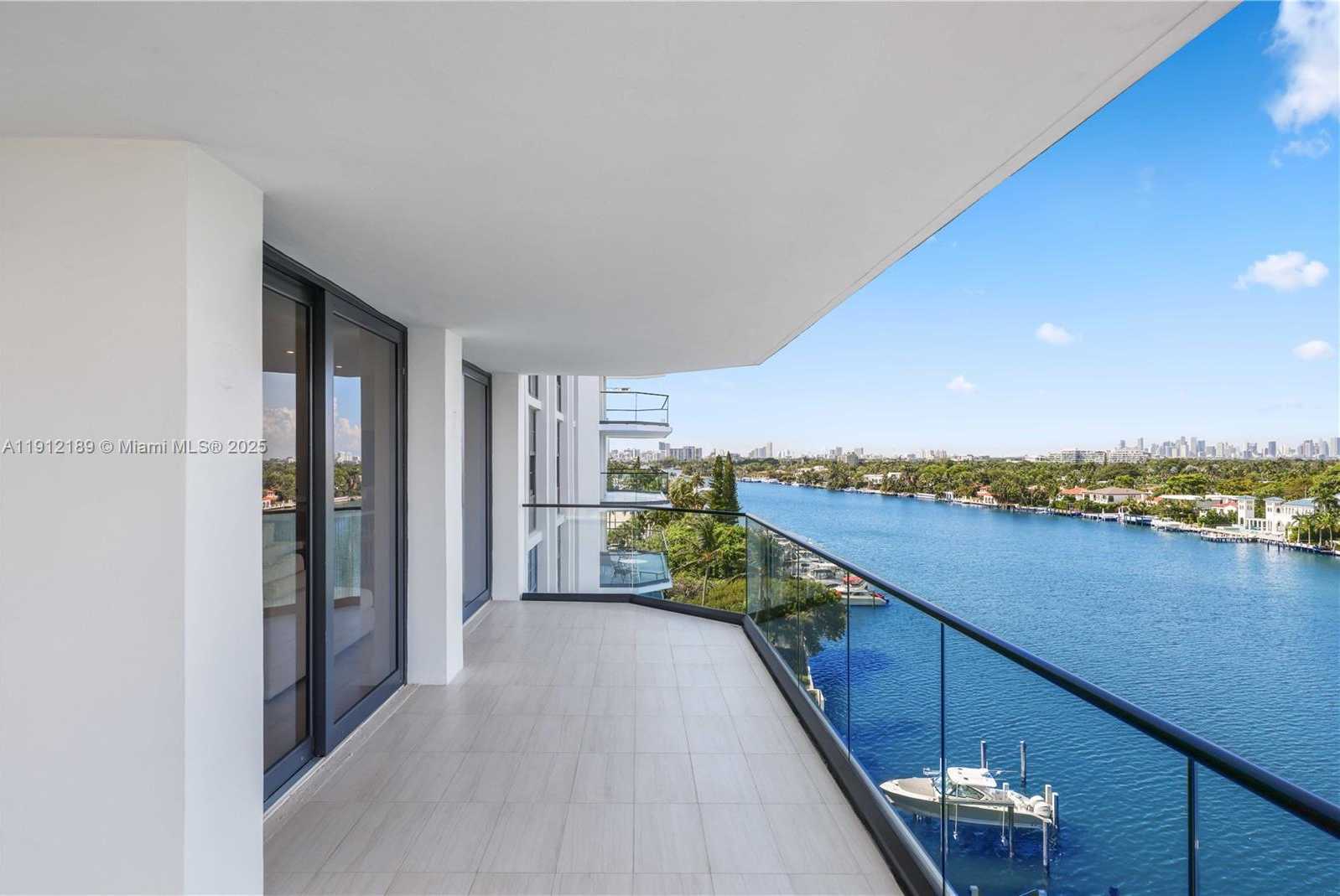 Small Image of 5500 COLLINS AVE #901 & 902, Miami Beach Number 32