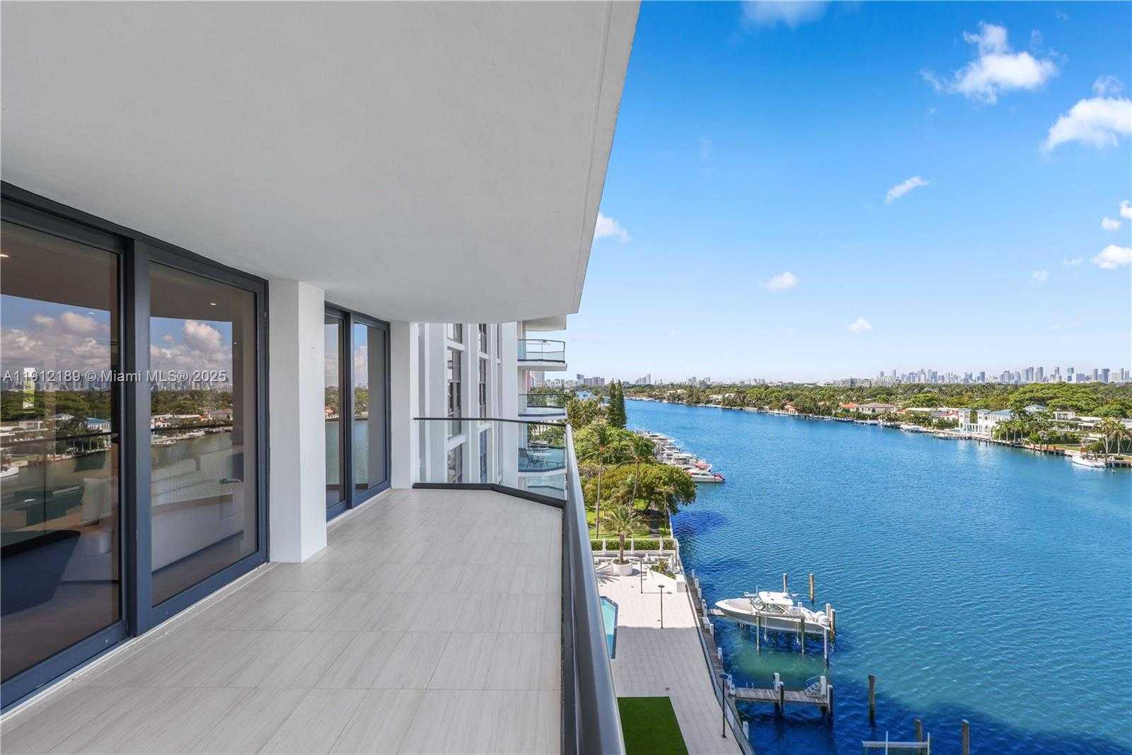 Small Image of 5500 COLLINS AVE #901 & 902, Miami Beach Number 33