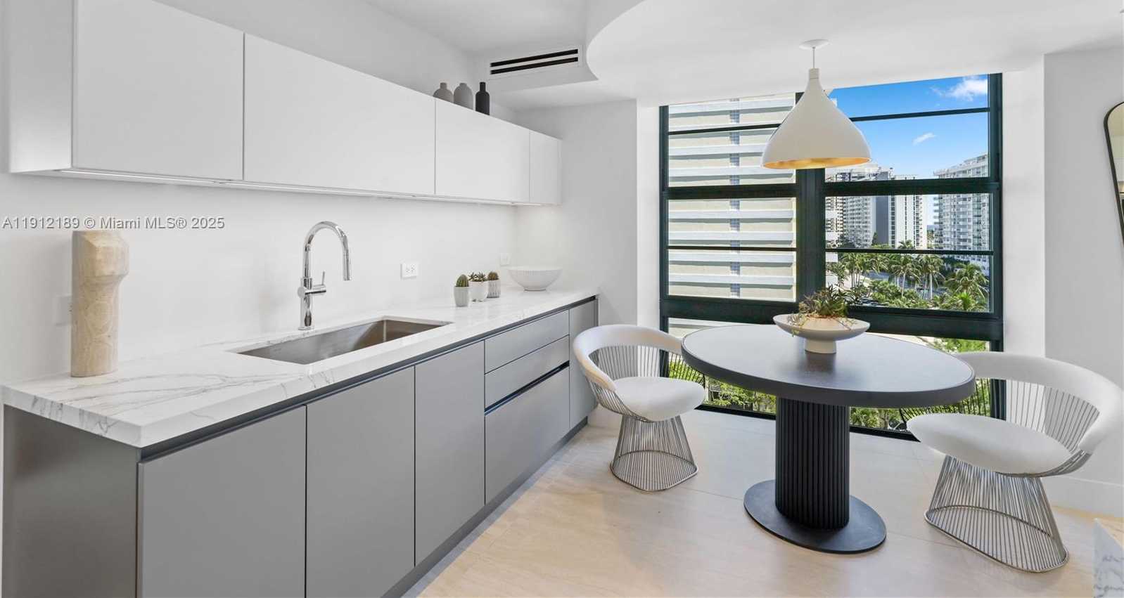 Small Image of 5500 COLLINS AVE #901 & 902, Miami Beach Number 45