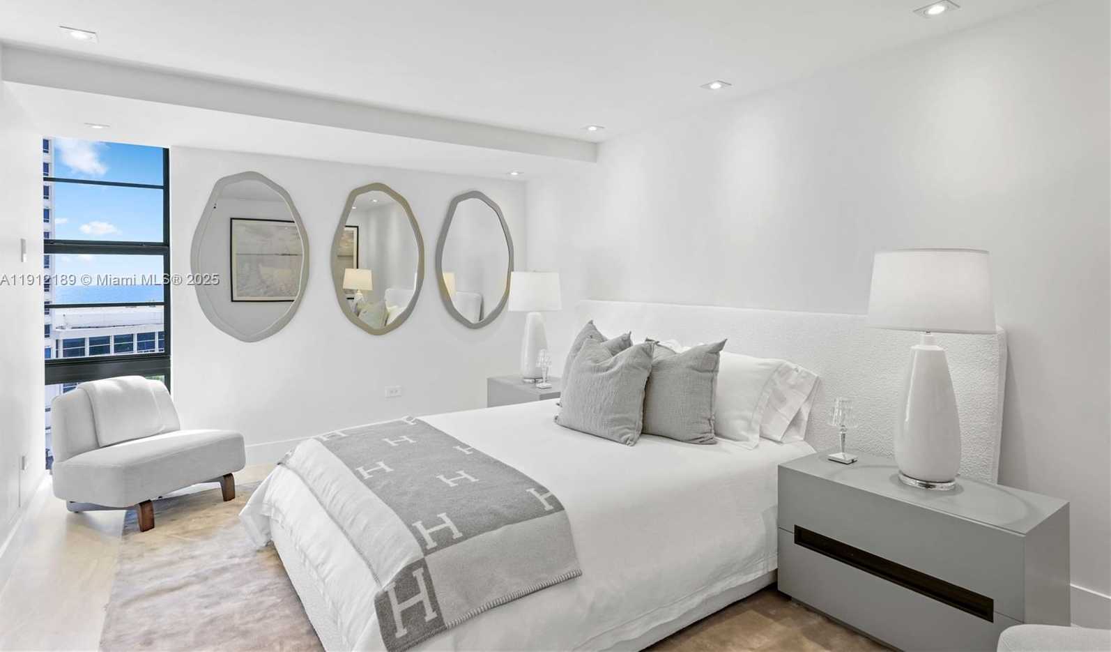 Small Image of 5500 COLLINS AVE #901 & 902, Miami Beach Number 55