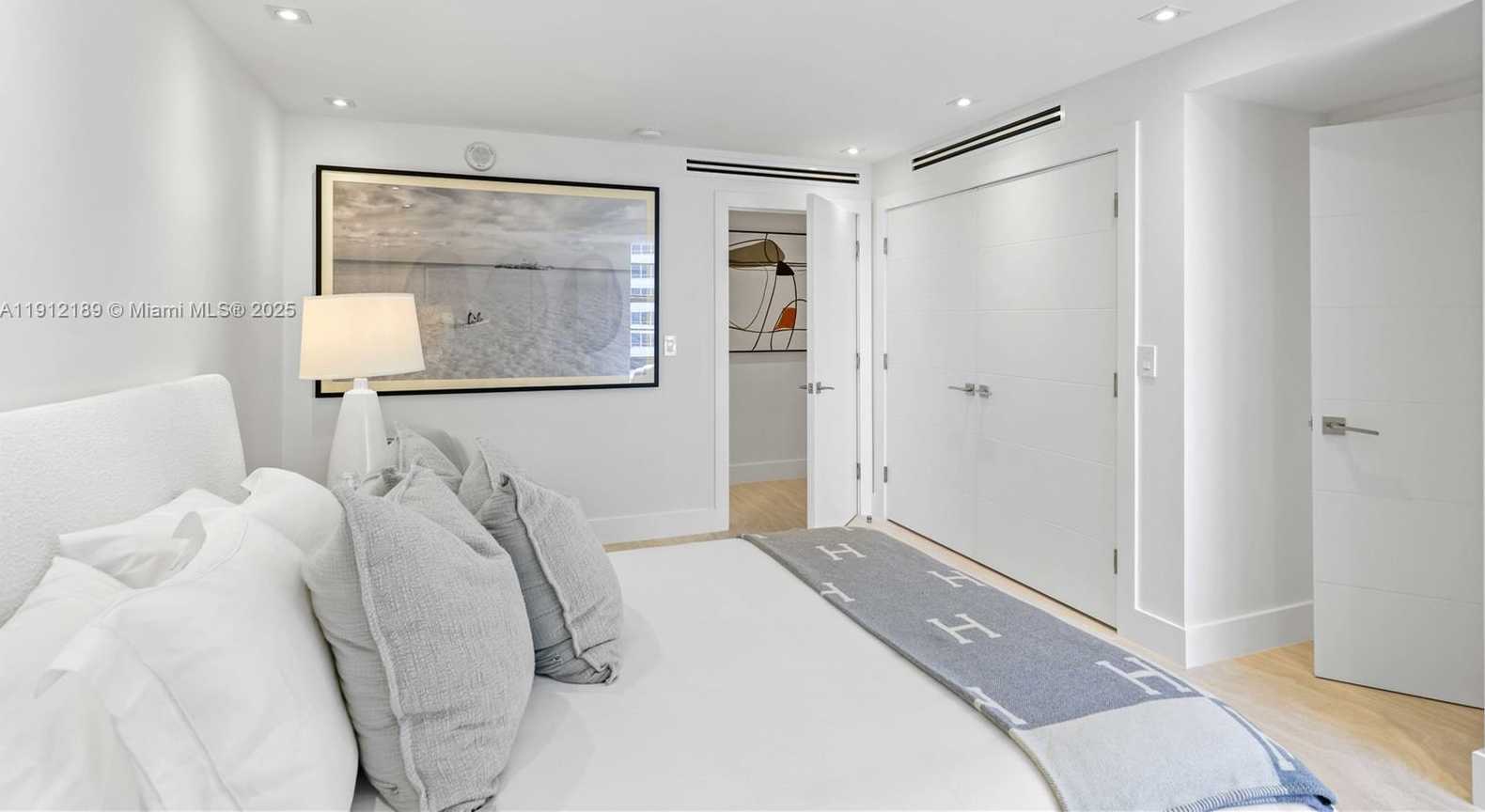 Small Image of 5500 COLLINS AVE #901 & 902, Miami Beach Number 56