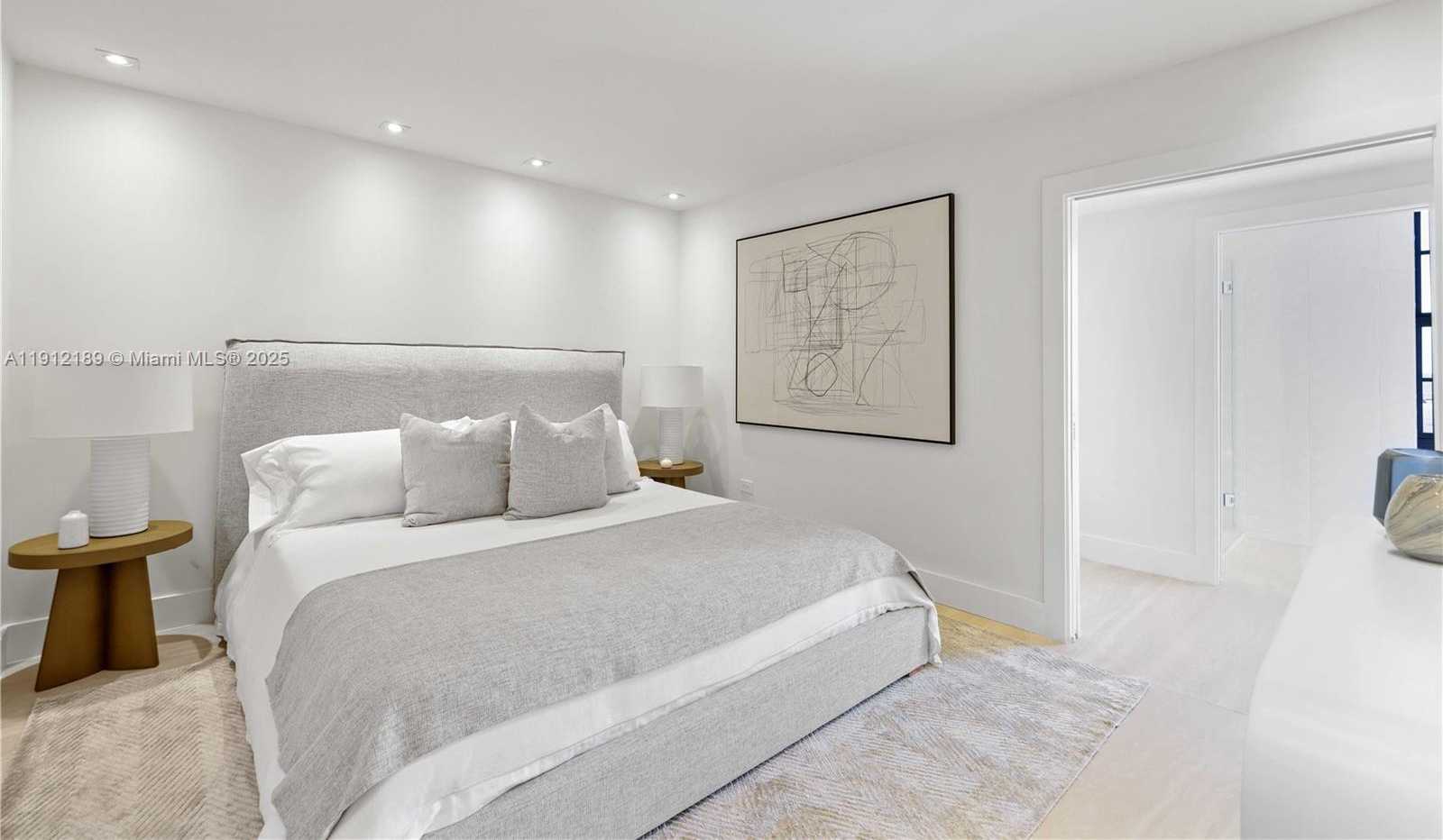 Small Image of 5500 COLLINS AVE #901 & 902, Miami Beach Number 57