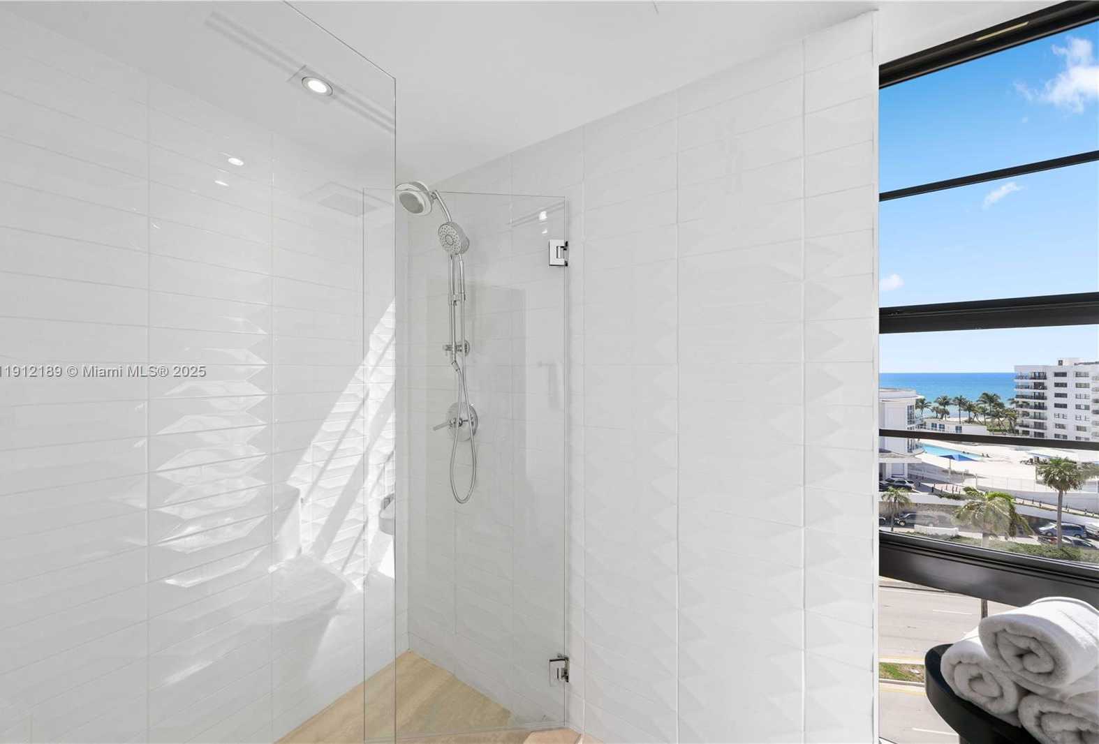 Small Image of 5500 COLLINS AVE #901 & 902, Miami Beach Number 60