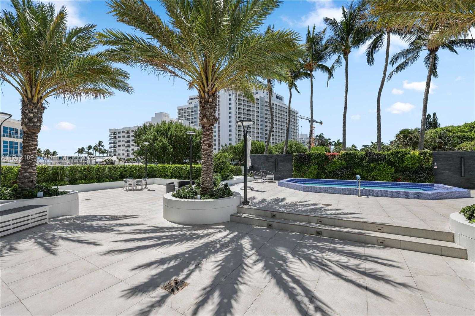 Small Image of 5500 COLLINS AVE #901 & 902, Miami Beach Number 83