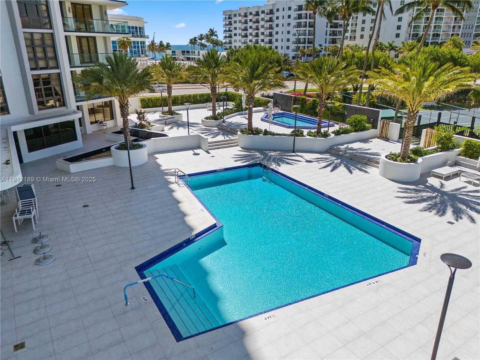 Small Image of 5500 COLLINS AVE #901 & 902, Miami Beach Number 88