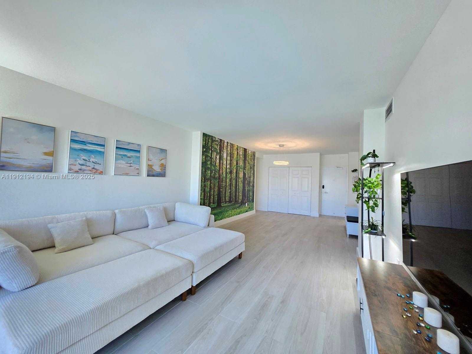 Small Image of 300 BAYVIEW DR #1611, Sunny Isles Beach Number 16