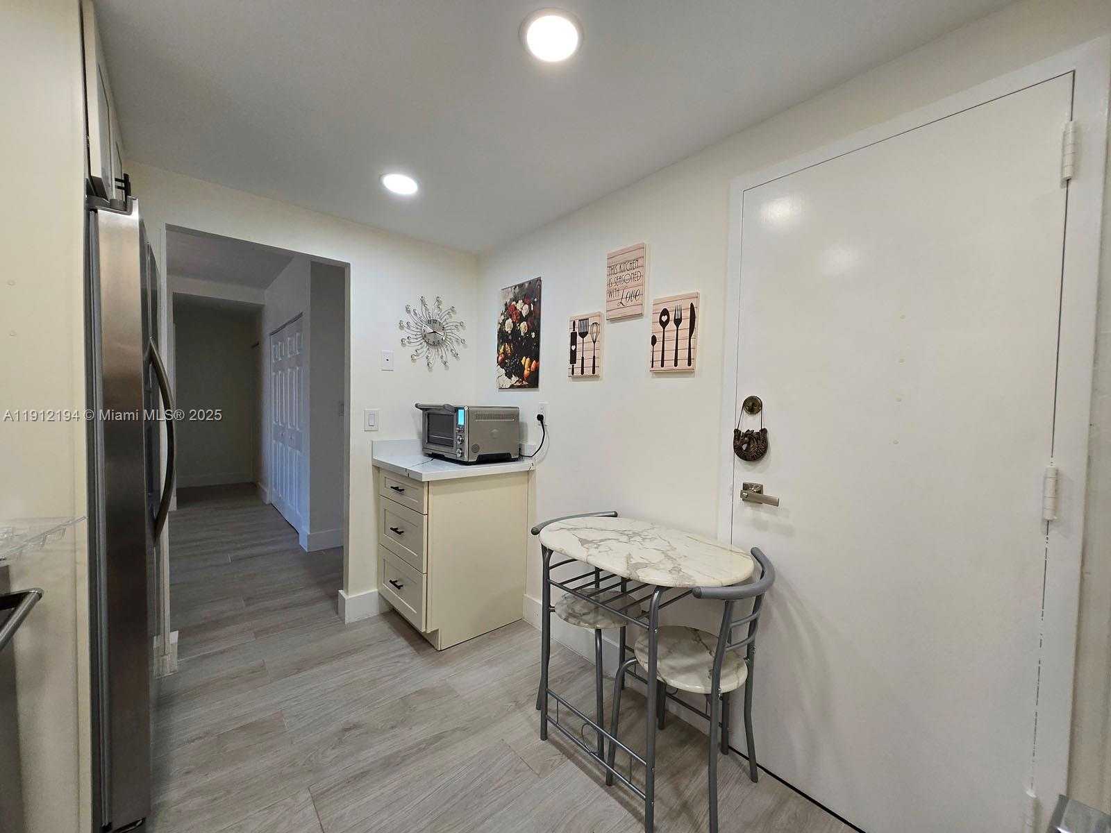 Small Image of 300 BAYVIEW DR #1611, Sunny Isles Beach Number 26