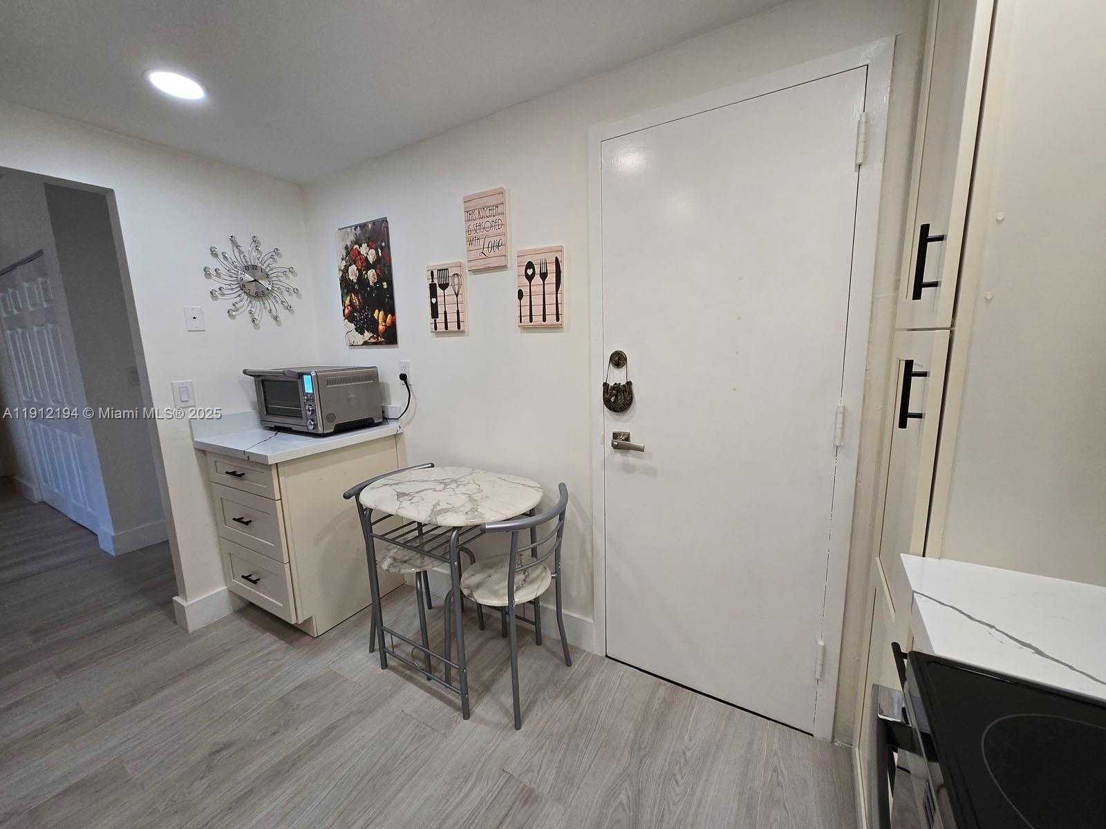 Small Image of 300 BAYVIEW DR #1611, Sunny Isles Beach Number 27