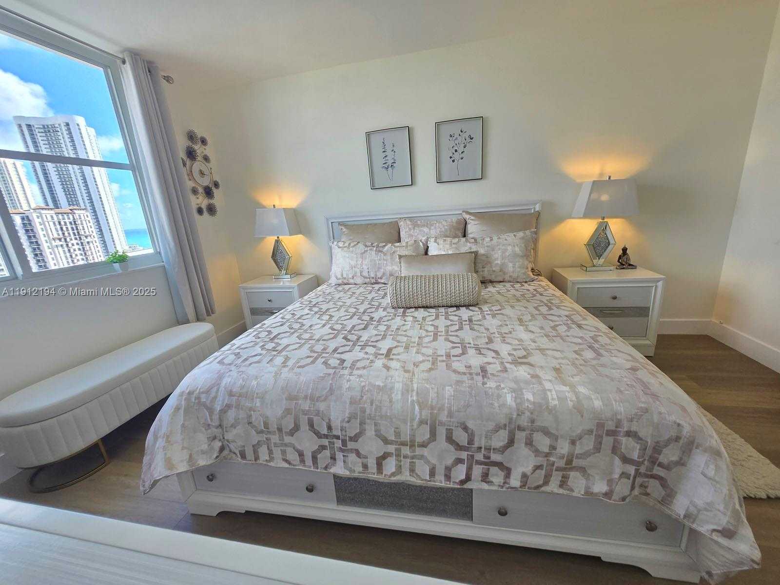 Small Image of 300 BAYVIEW DR #1611, Sunny Isles Beach Number 30