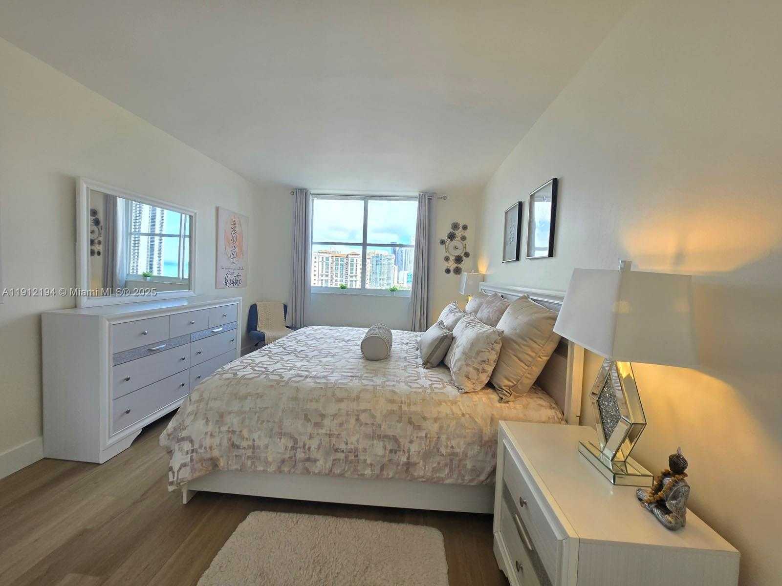 Small Image of 300 BAYVIEW DR #1611, Sunny Isles Beach Number 33