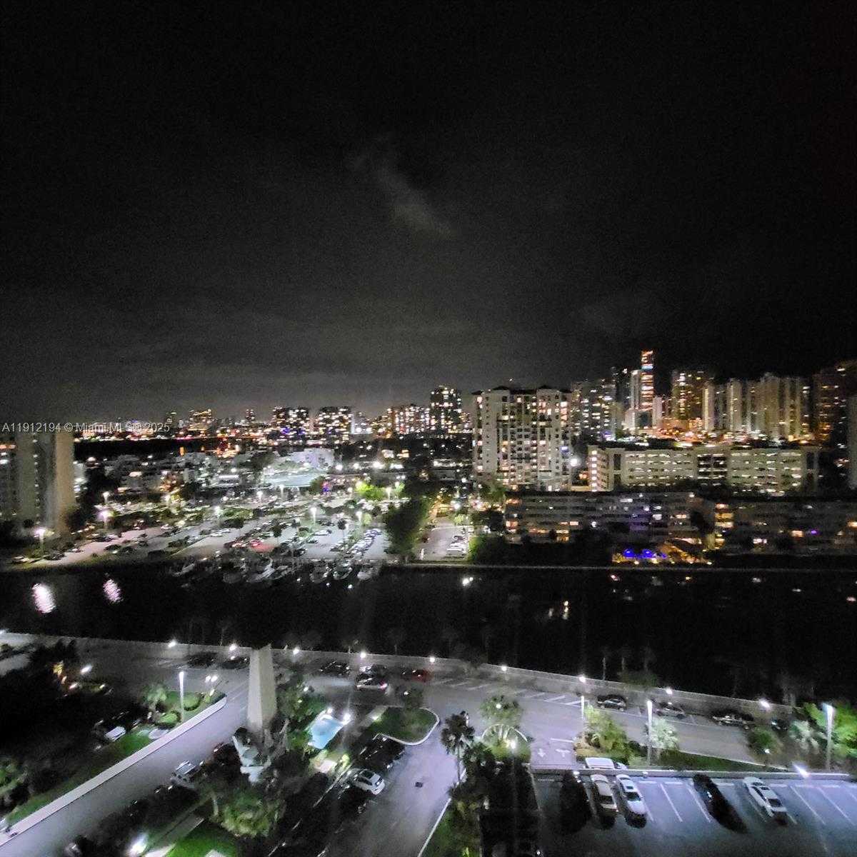 Small Image of 300 BAYVIEW DR #1611, Sunny Isles Beach Number 4