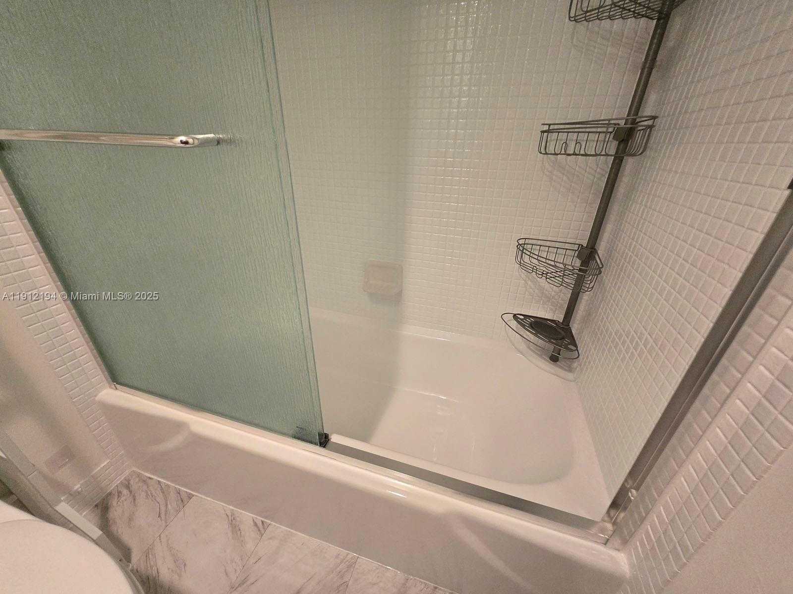 Small Image of 300 BAYVIEW DR #1611, Sunny Isles Beach Number 40