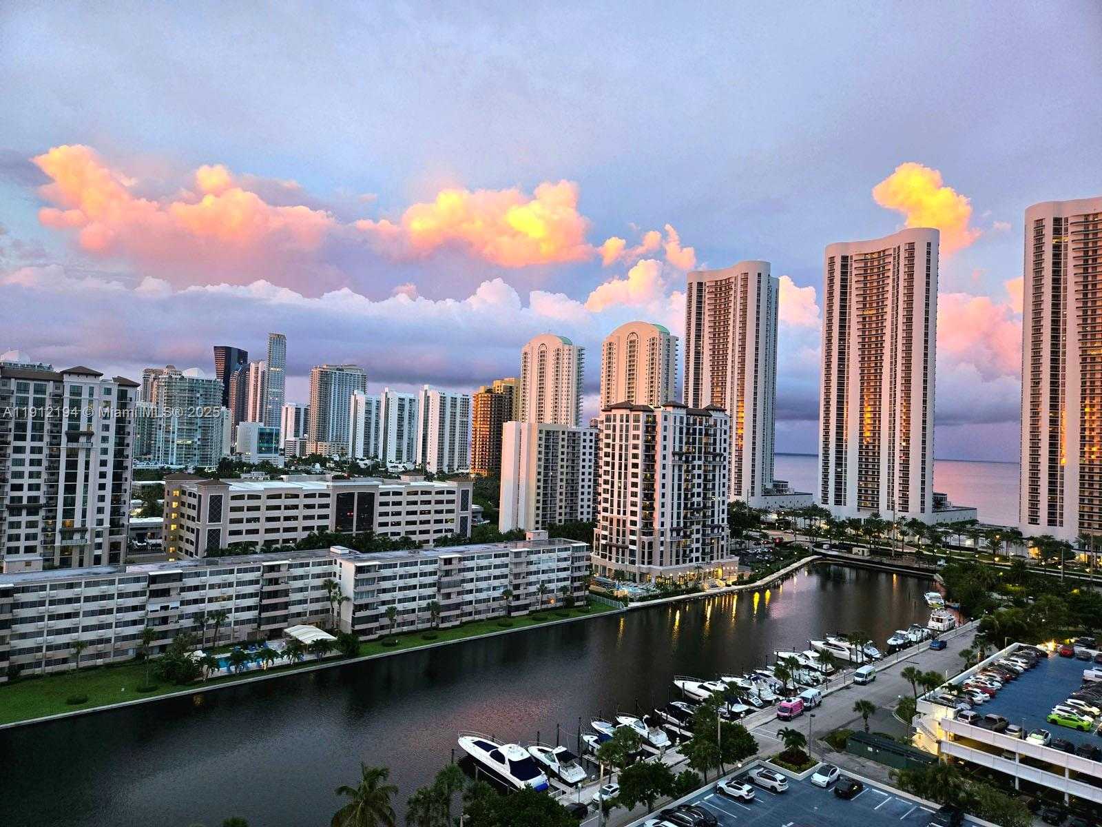 Small Image of 300 BAYVIEW DR #1611, Sunny Isles Beach Number 5