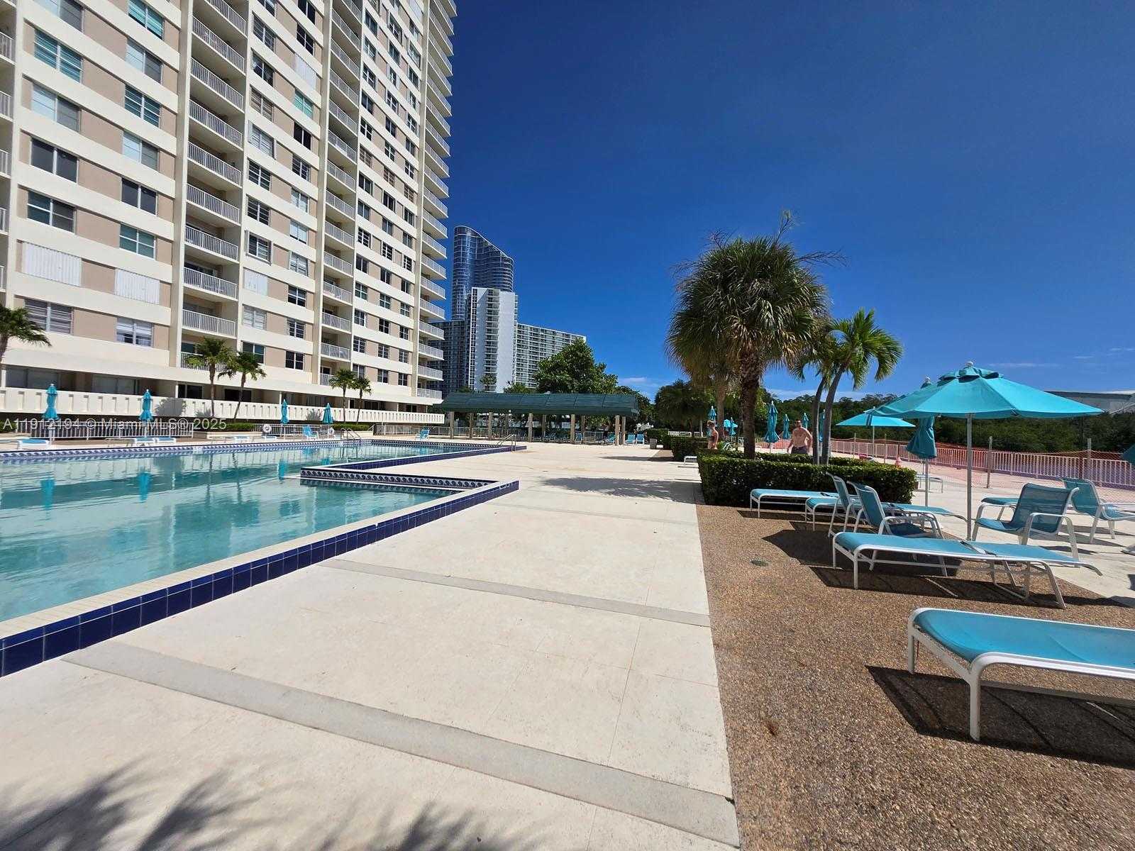 Small Image of 300 BAYVIEW DR #1611, Sunny Isles Beach Number 50