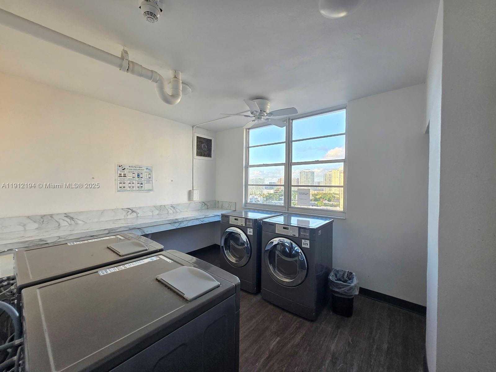 Small Image of 300 BAYVIEW DR #1611, Sunny Isles Beach Number 58