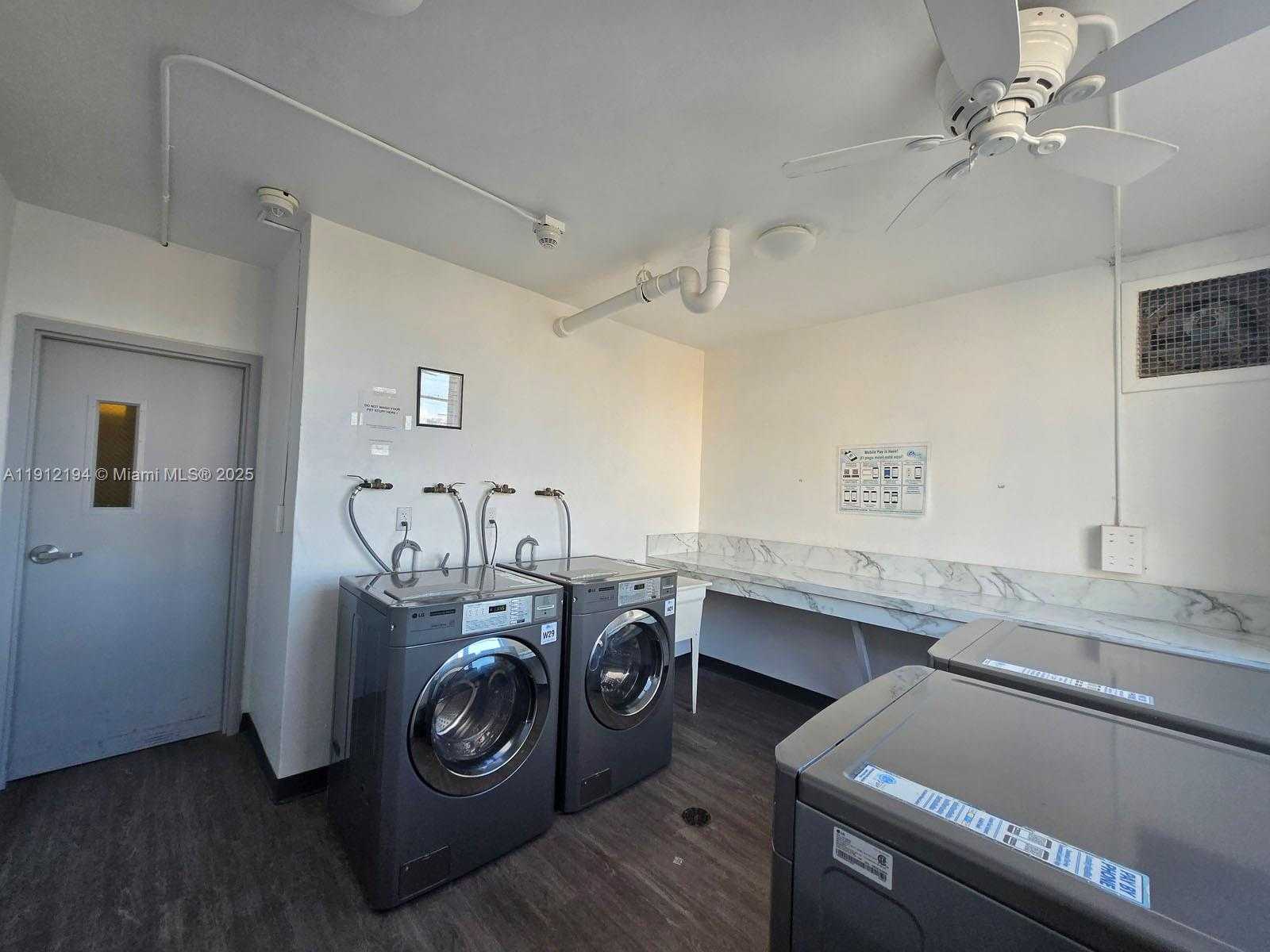 Small Image of 300 BAYVIEW DR #1611, Sunny Isles Beach Number 59