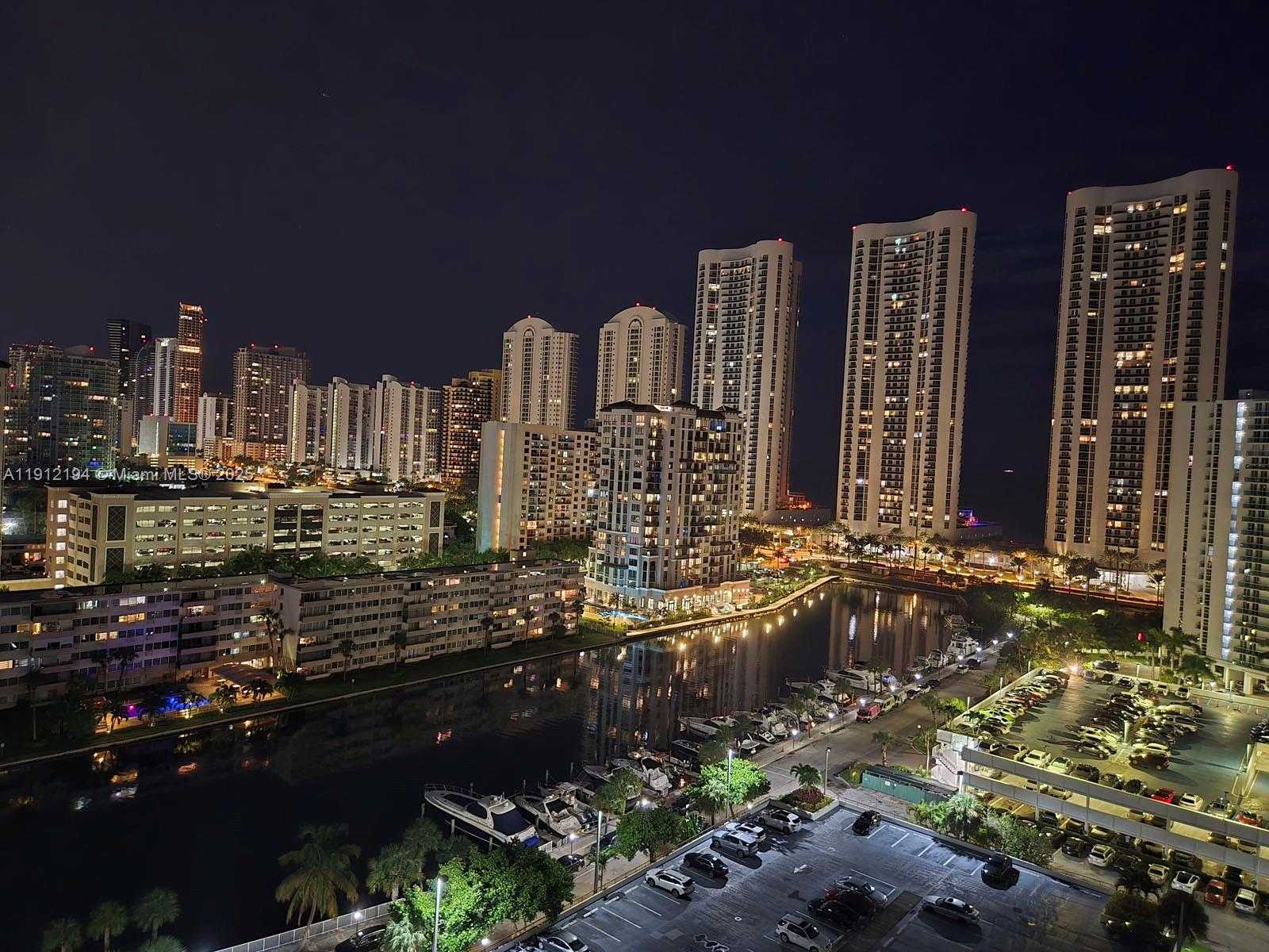 Small Image of 300 BAYVIEW DR #1611, Sunny Isles Beach Number 6