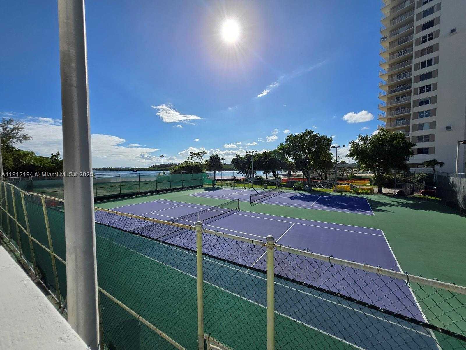 Small Image of 300 BAYVIEW DR #1611, Sunny Isles Beach Number 62