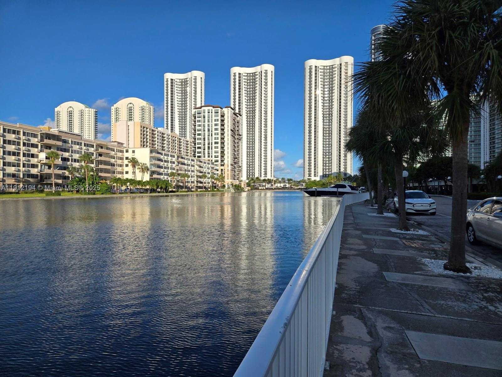 Small Image of 300 BAYVIEW DR #1611, Sunny Isles Beach Number 64