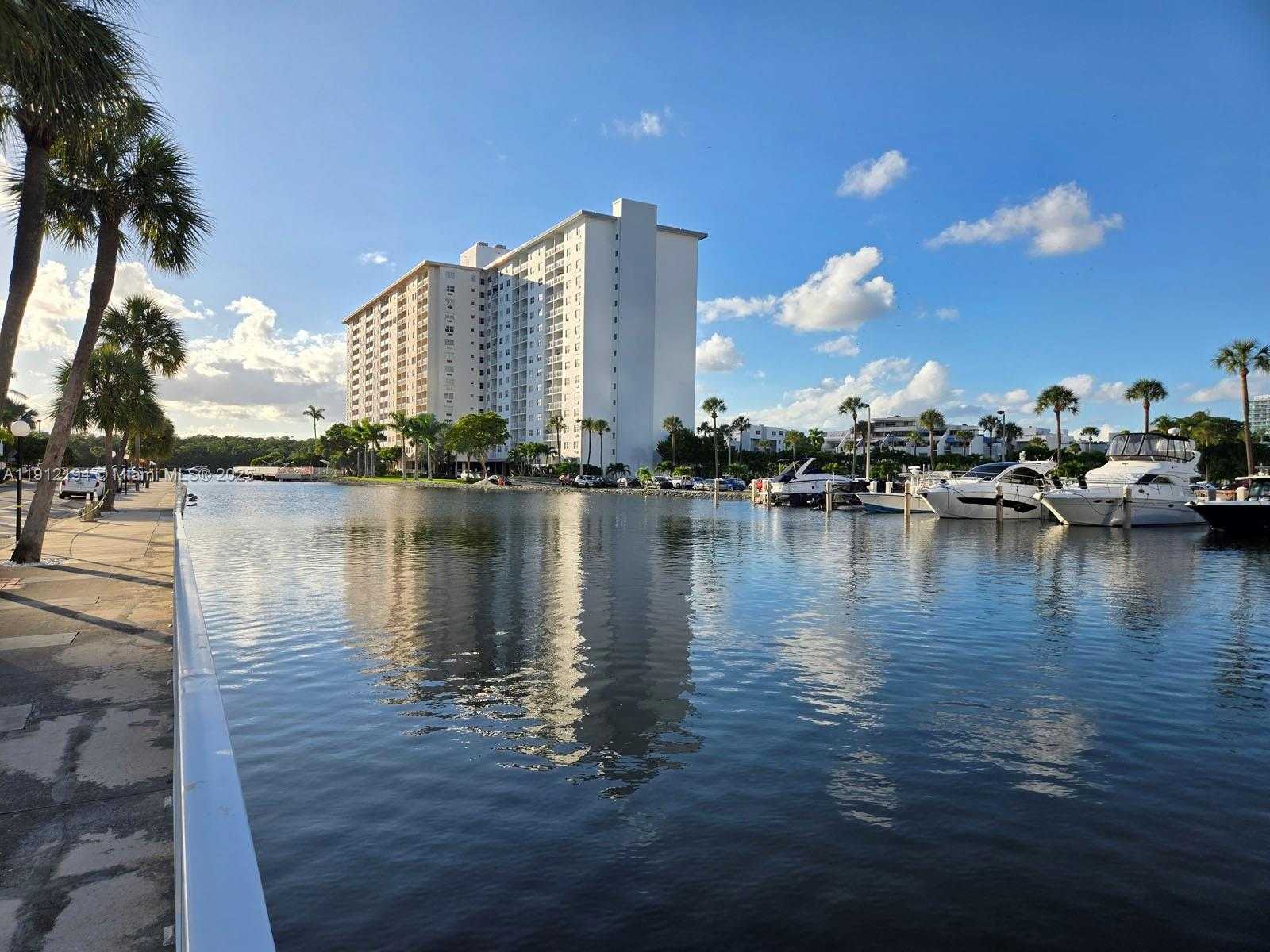 Small Image of 300 BAYVIEW DR #1611, Sunny Isles Beach Number 65