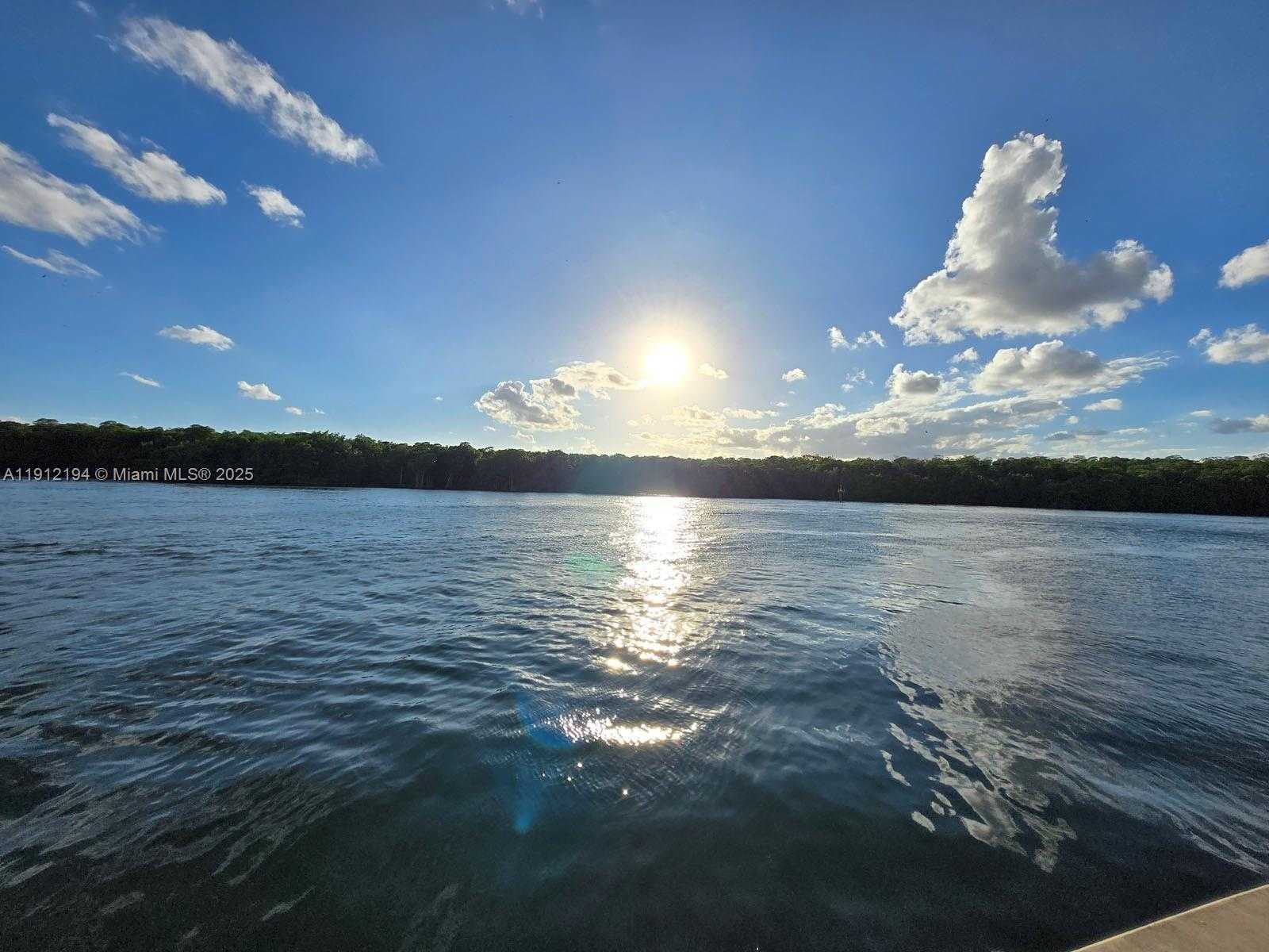 Small Image of 300 BAYVIEW DR #1611, Sunny Isles Beach Number 9