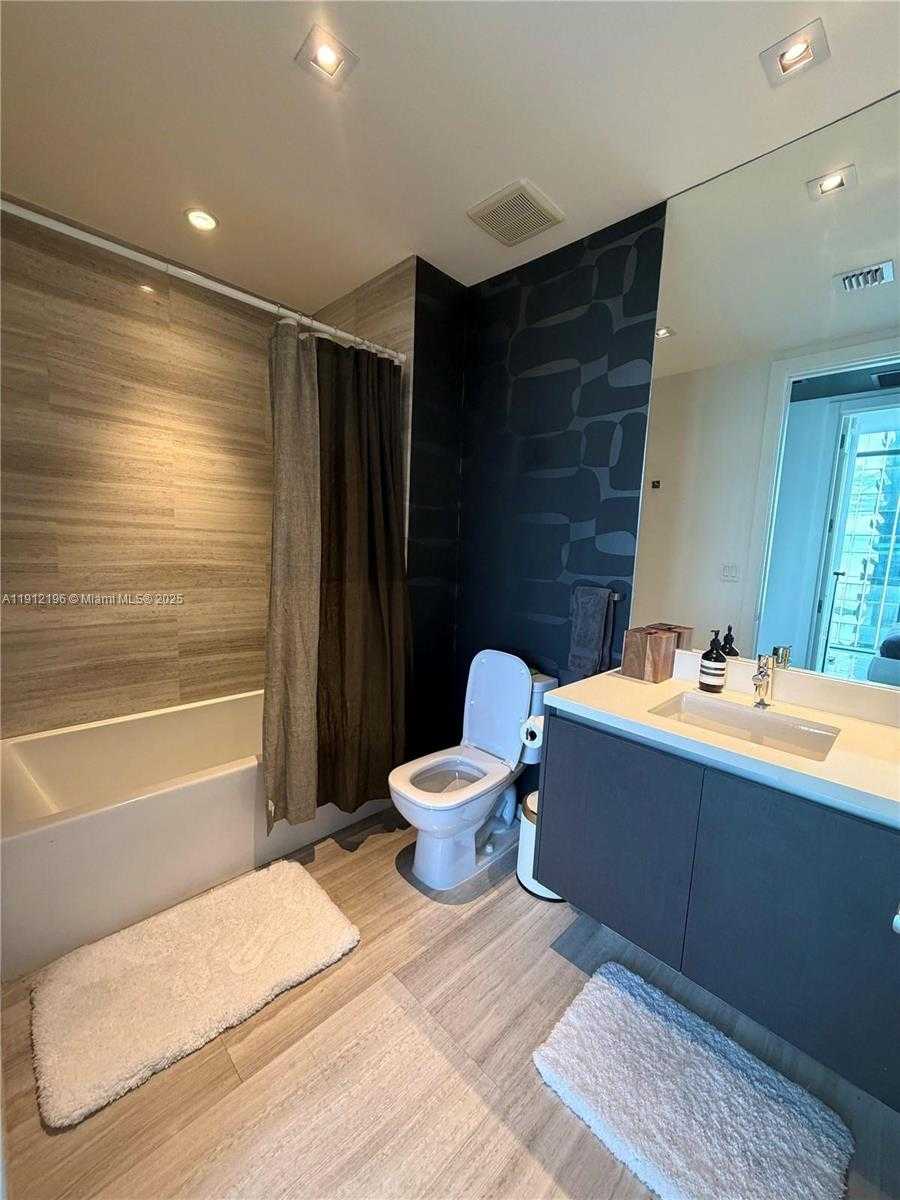 Small Image of 1451 BRICKELL AVE #4304, Miami Number 13