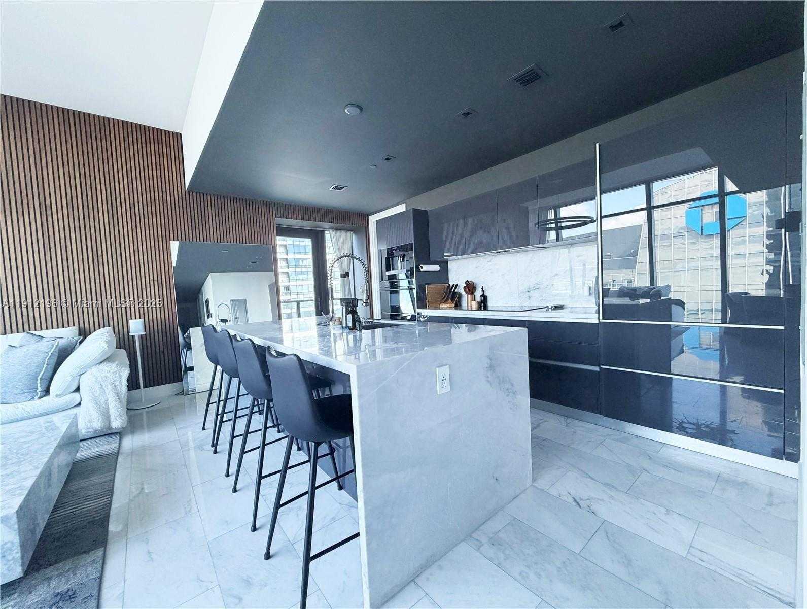 Small Image of 1451 BRICKELL AVE #4304, Miami Number 16