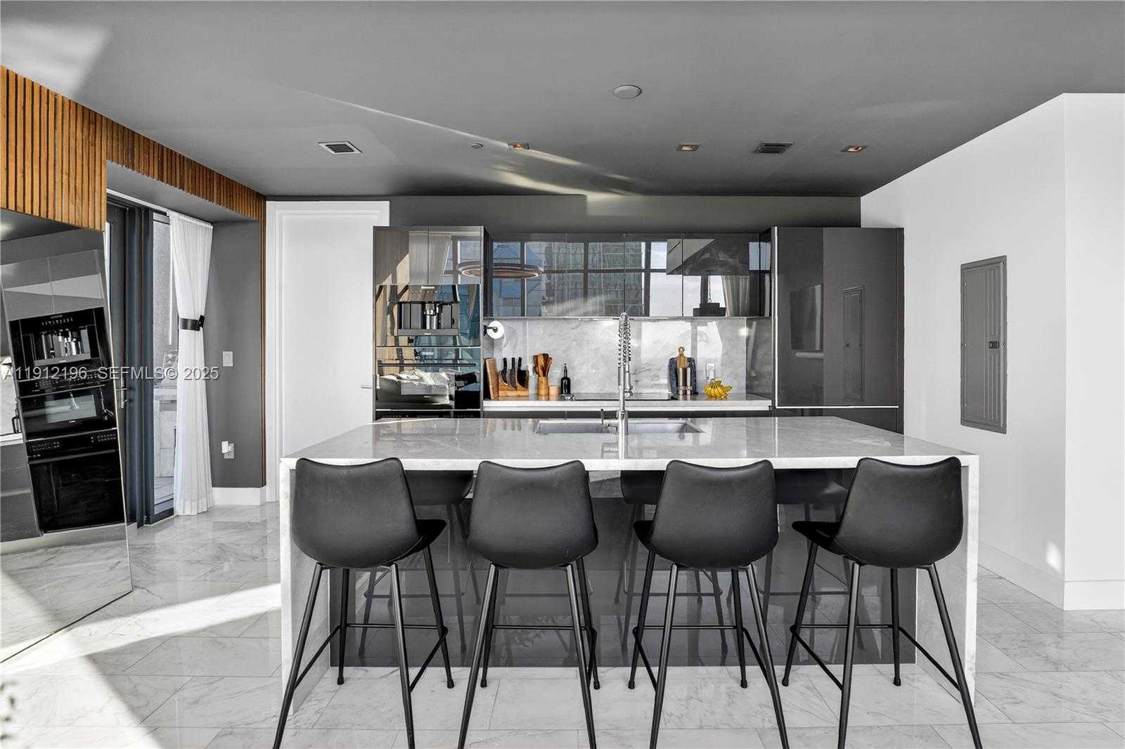 Small Image of 1451 BRICKELL AVE #4304, Miami Number 27