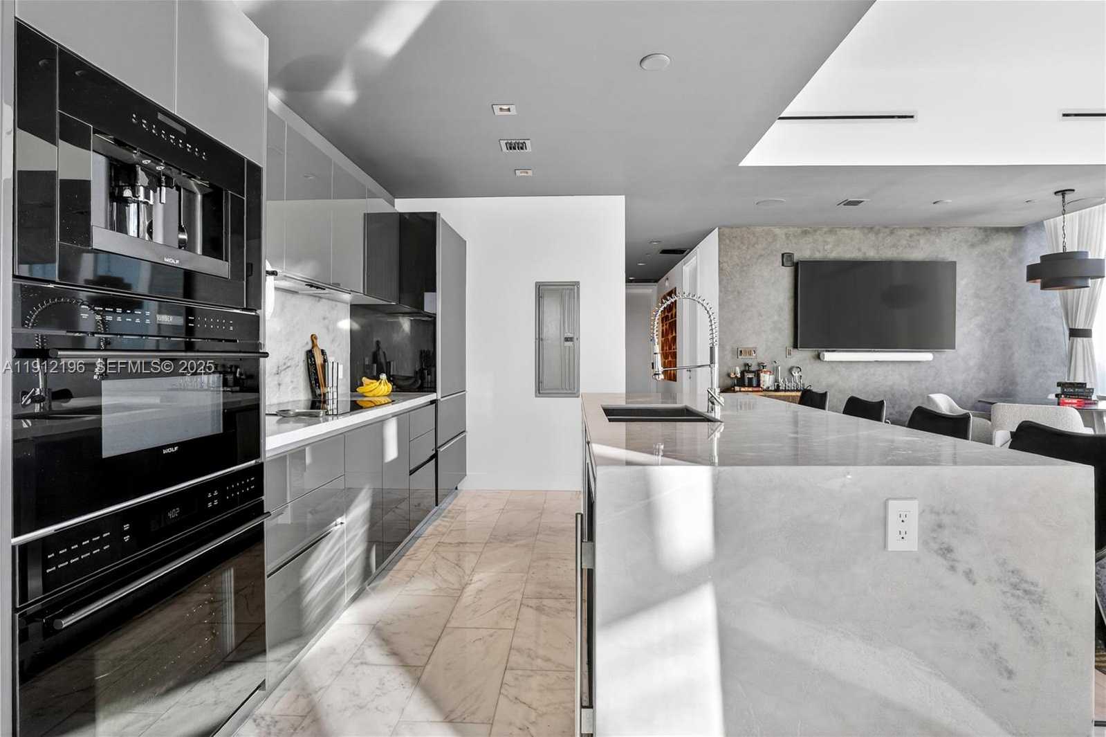 Small Image of 1451 BRICKELL AVE #4304, Miami Number 30