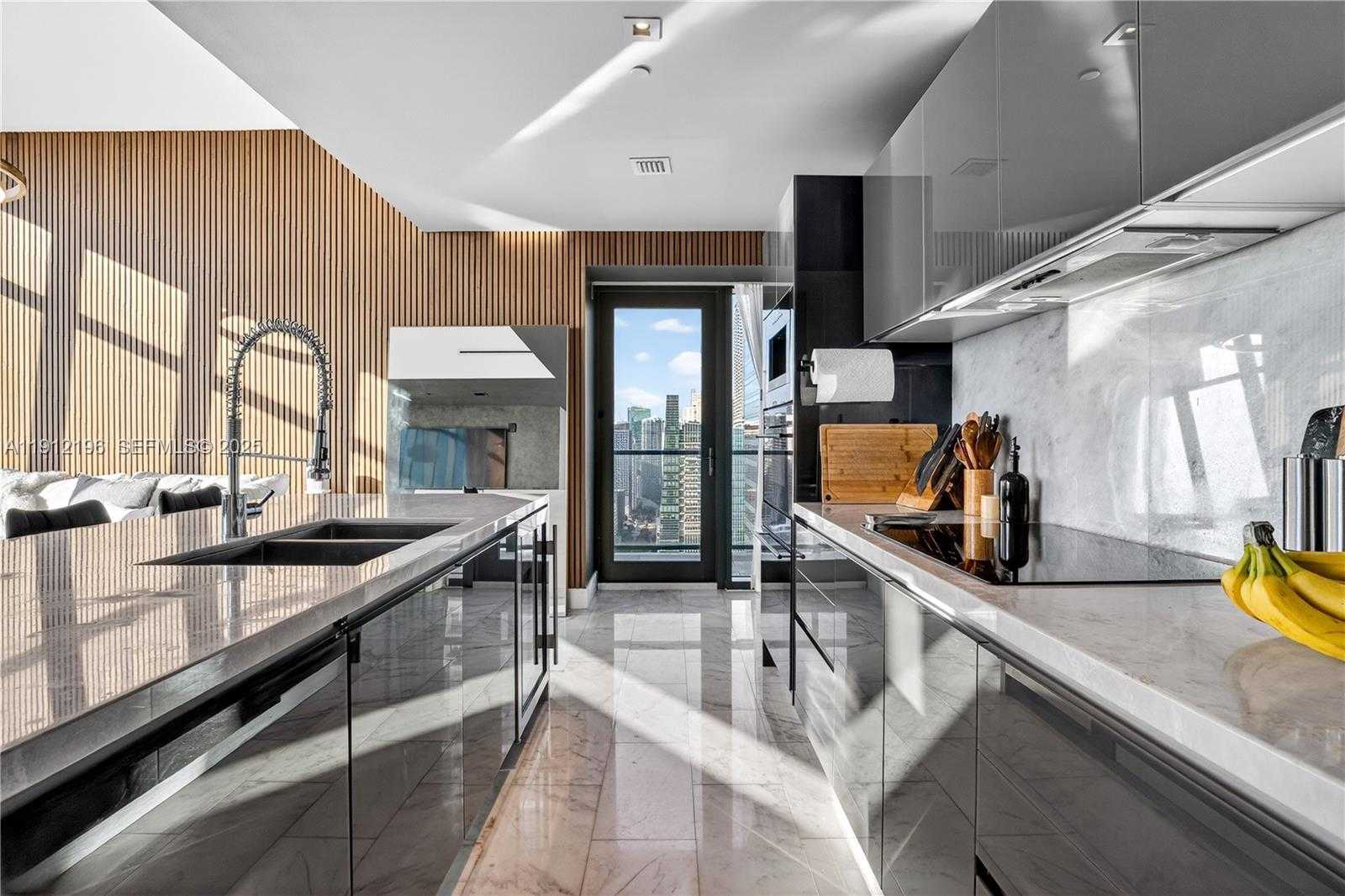 Small Image of 1451 BRICKELL AVE #4304, Miami Number 31