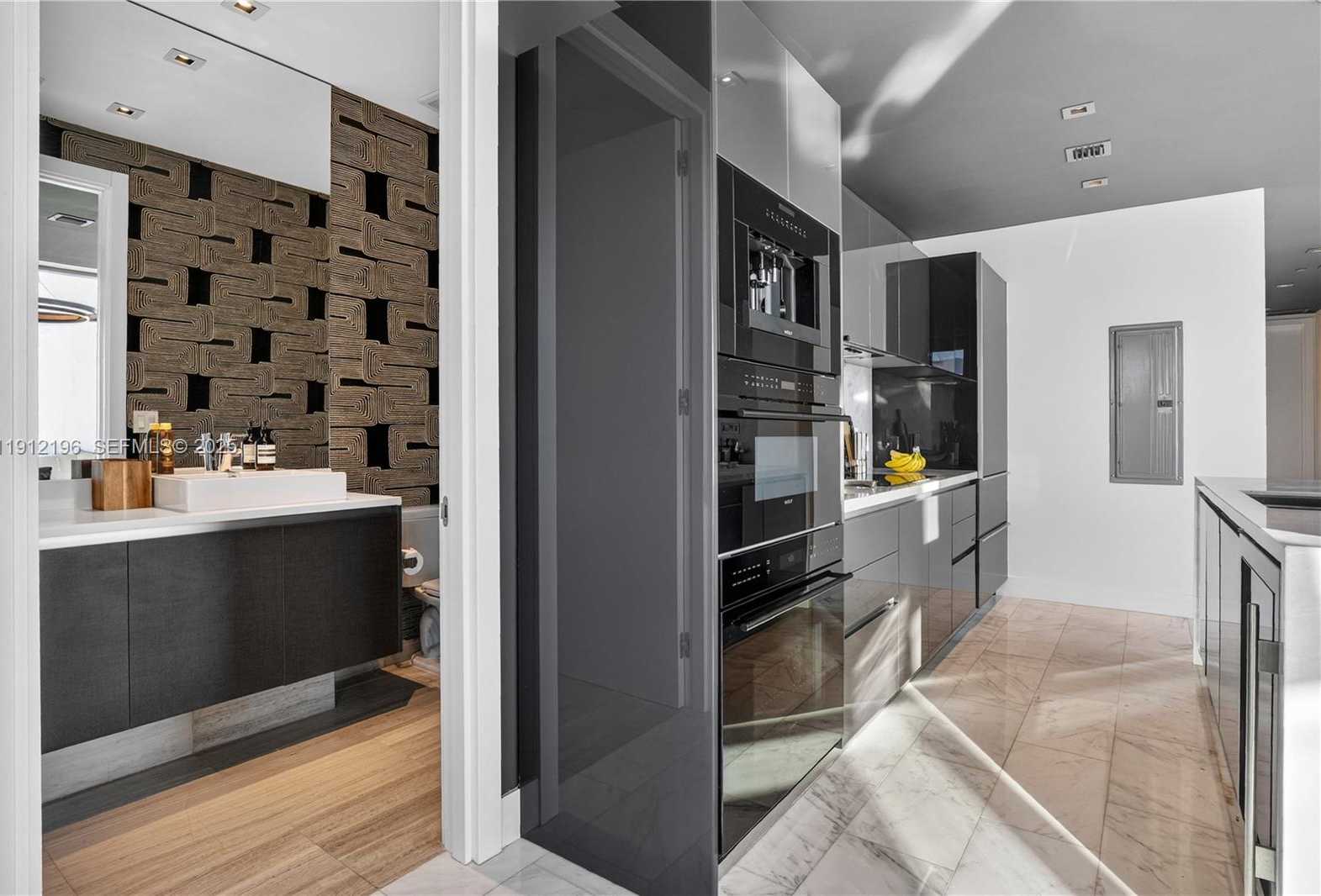 Small Image of 1451 BRICKELL AVE #4304, Miami Number 33