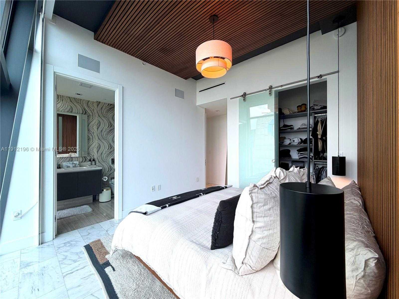 Small Image of 1451 BRICKELL AVE #4304, Miami Number 6