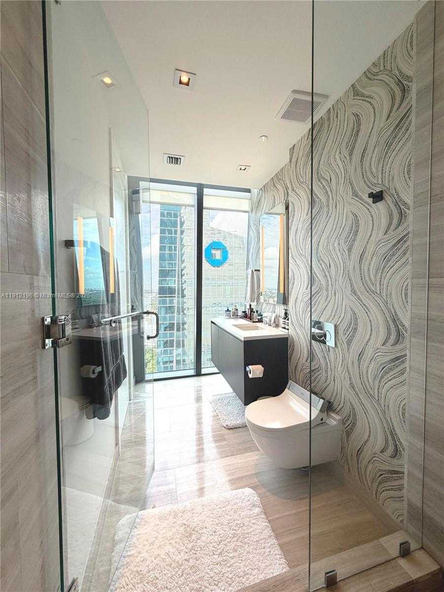 Small Image of 1451 BRICKELL AVE #4304, Miami Number 9