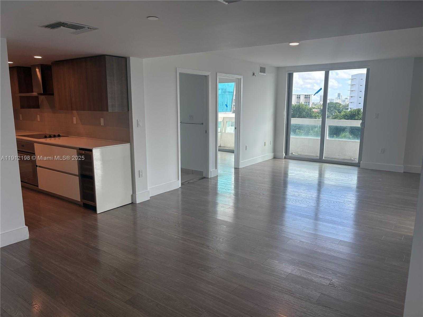 Small Image of 1025 92 ST #701, Bay Harbor Islands Number 12