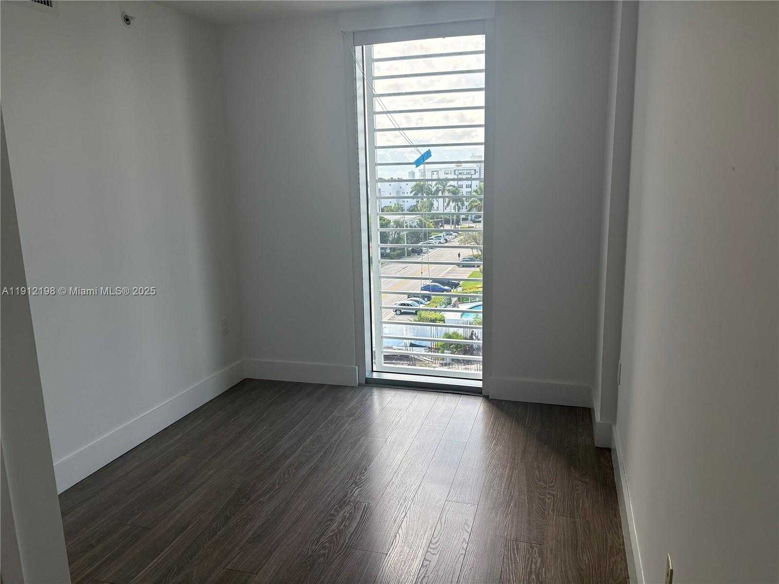 Small Image of 1025 92 ST #701, Bay Harbor Islands Number 13